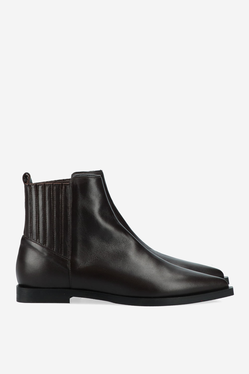 Pointed-toe leather boots