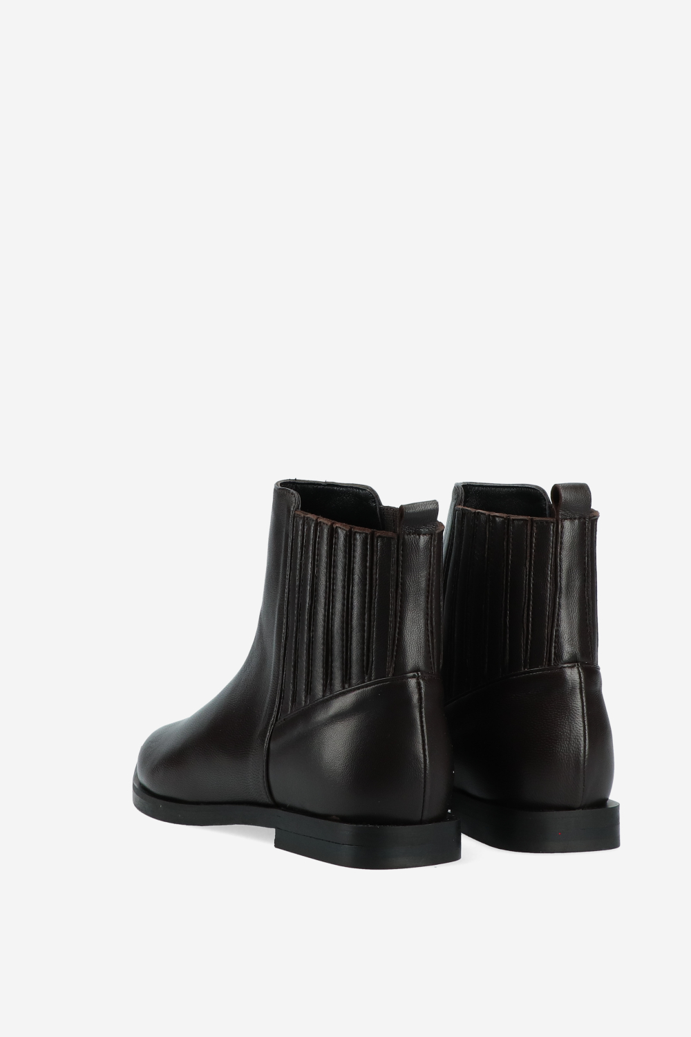 Pointed-toe leather boots