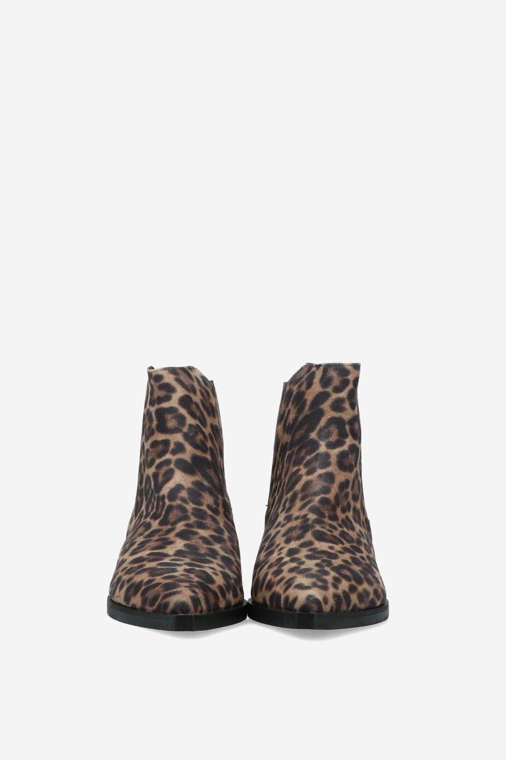 Pointed-toe suede boots