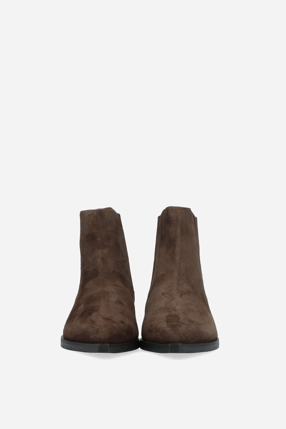 Pointed-toe suede boots