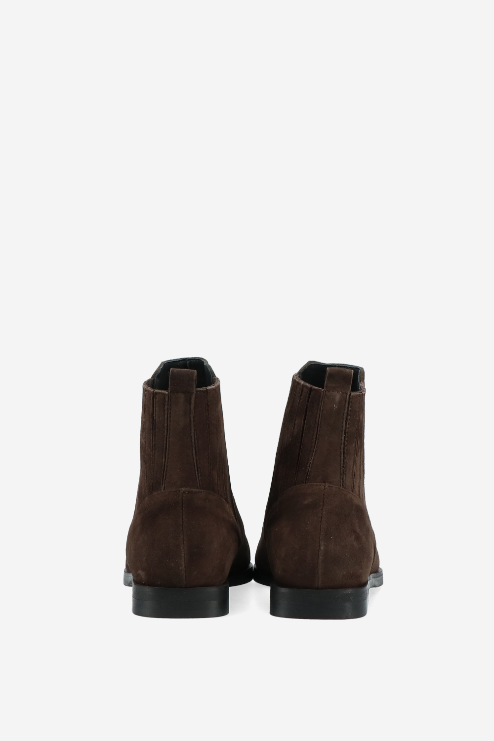 Pointed-toe suede boots