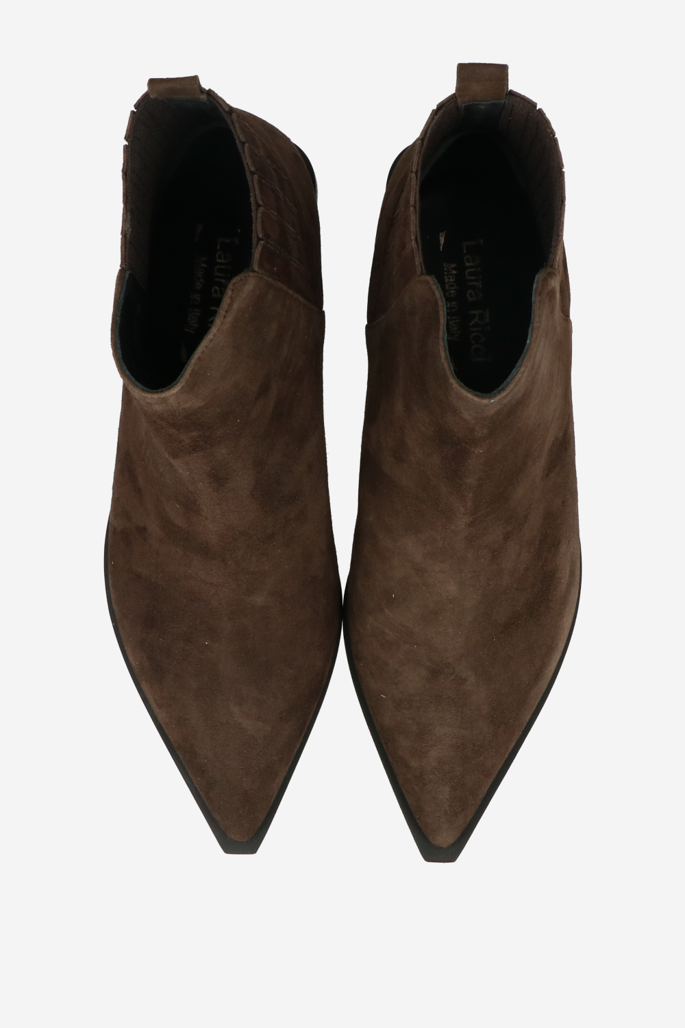 Pointed-toe suede boots