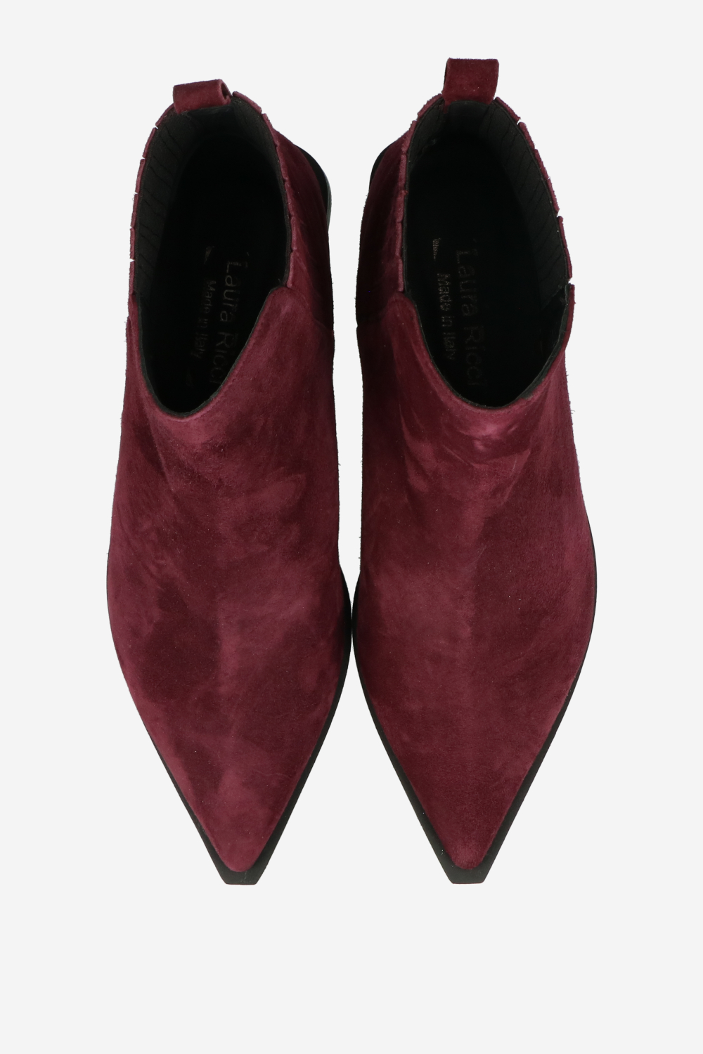 Pointed-toe suede boots