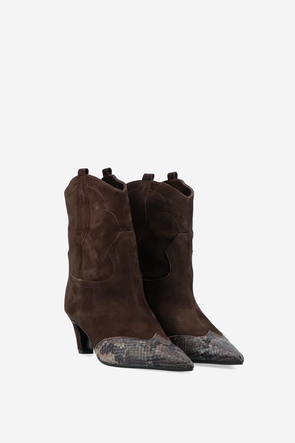 Pointed-toe suede boots