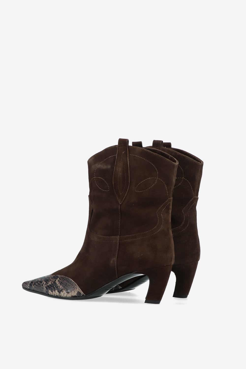 Pointed-toe suede boots