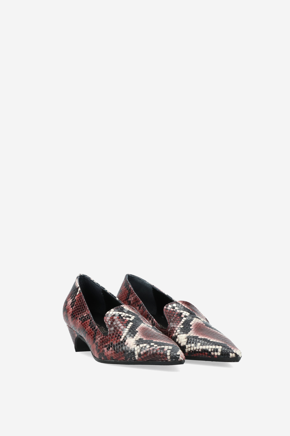 Pointed-toe leather pumps