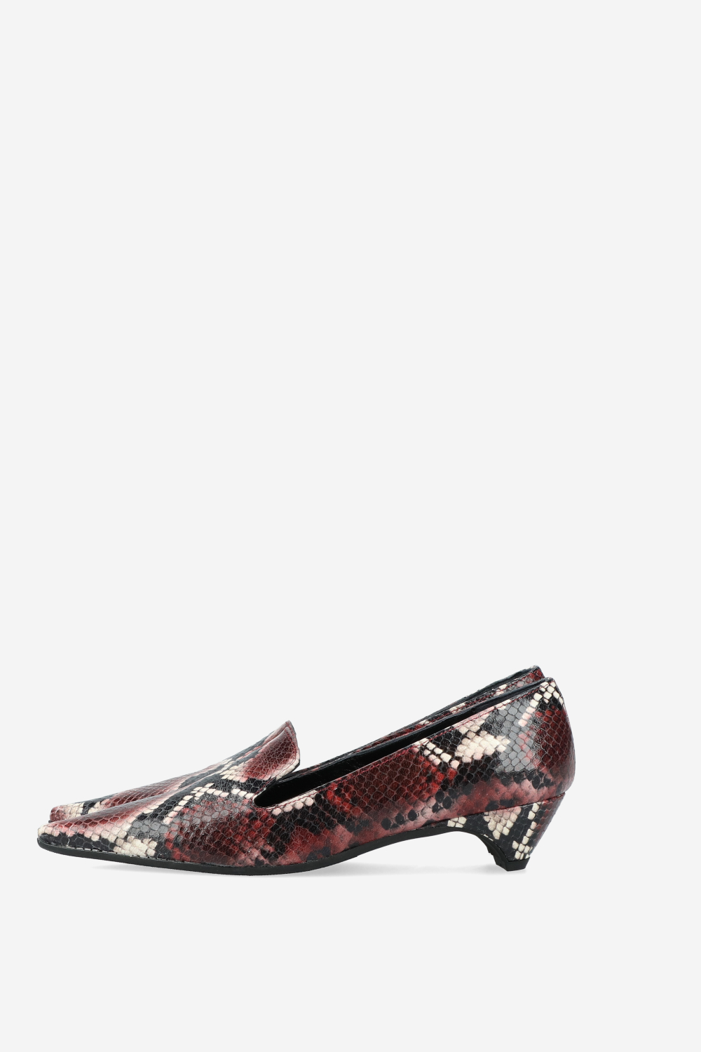 Pointed-toe leather pumps