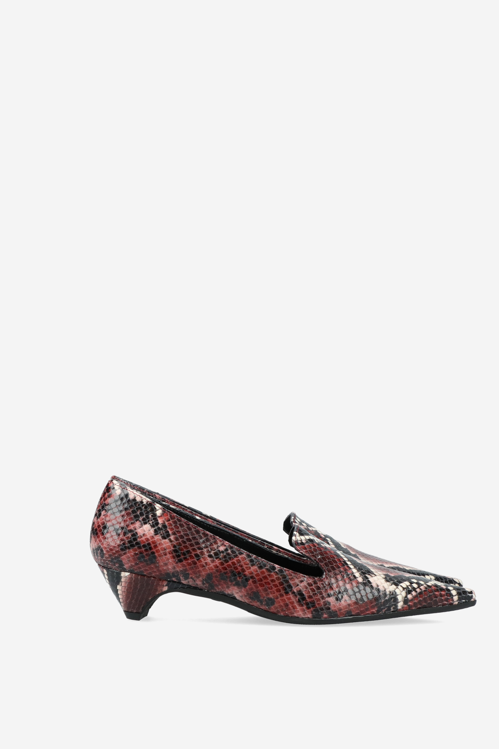 Pointed-toe leather pumps