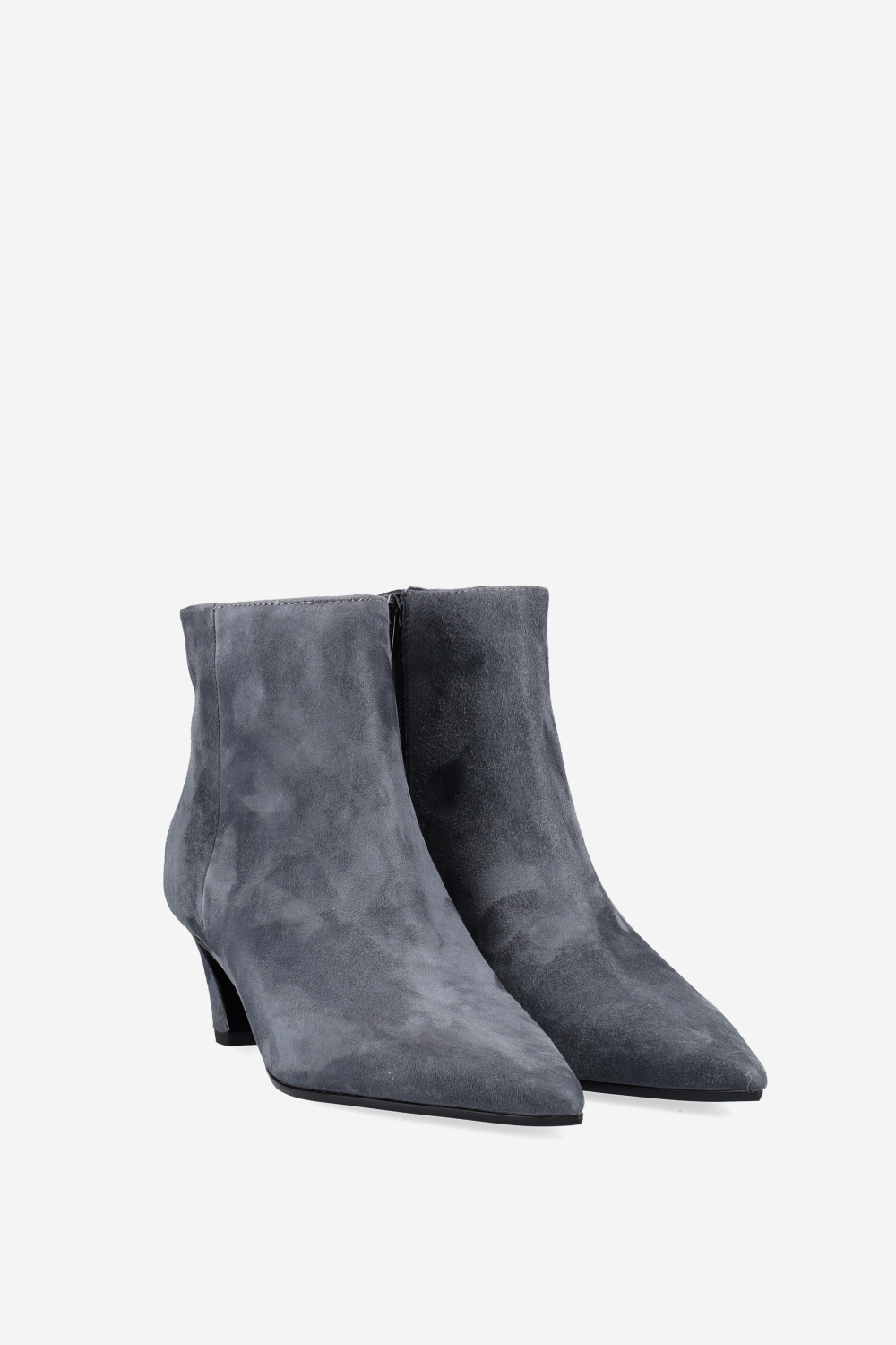 Pointed-toe suede ankle boots