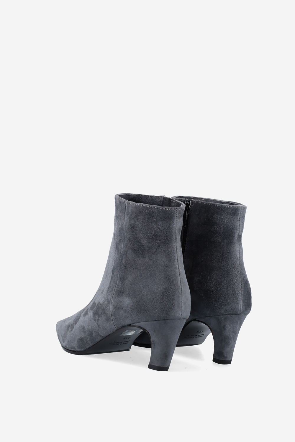 Pointed-toe suede ankle boots