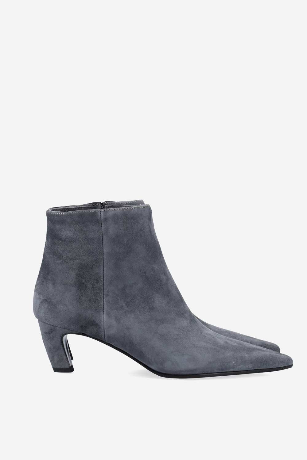 Pointed-toe suede ankle boots