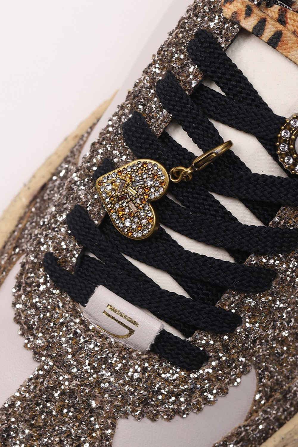 Puraai - Heart charm stones