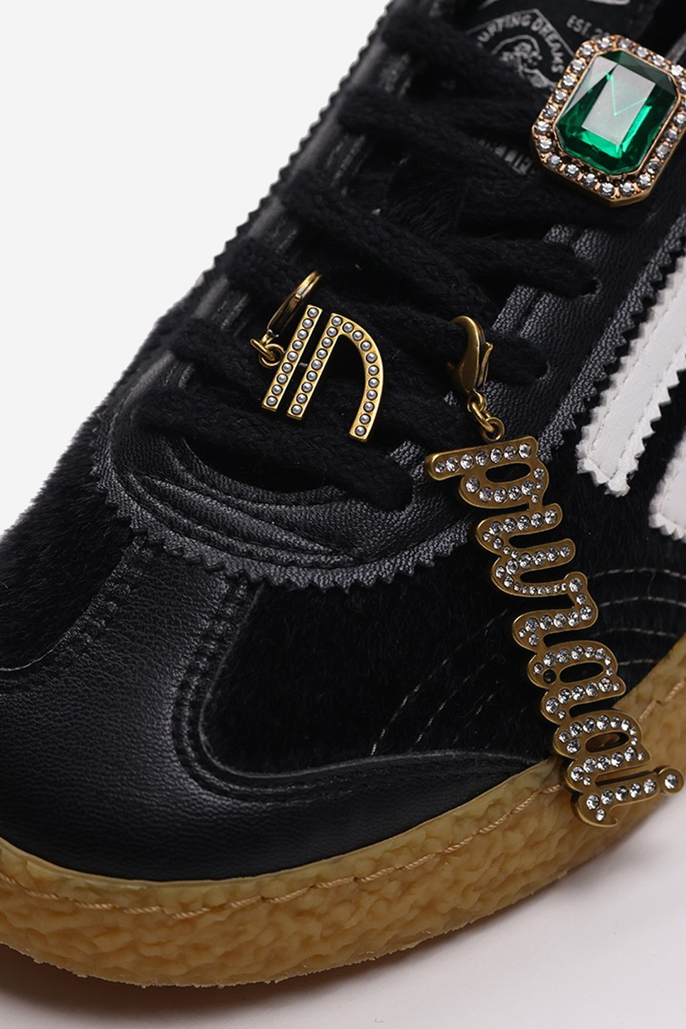 Puraai - Logo charm pearl