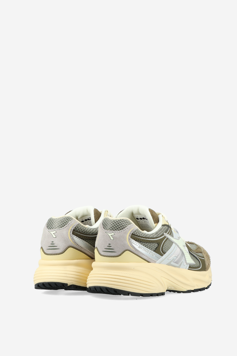 Mythos star M2 stone sneakers