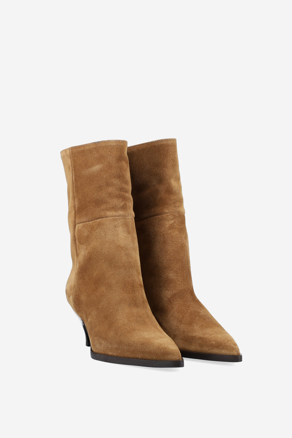 Pointed-toe suede boots