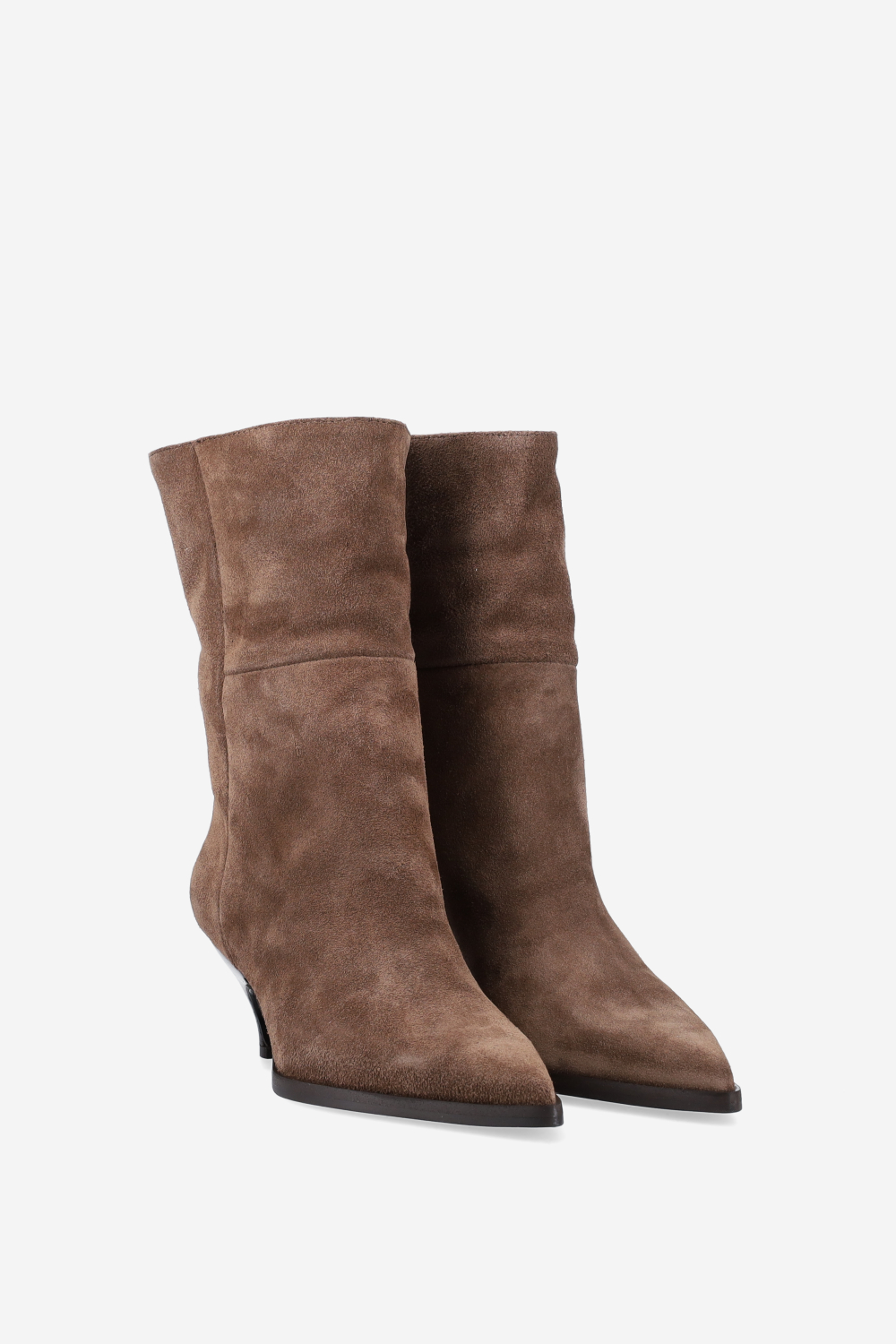 Pointed-toe suede boots