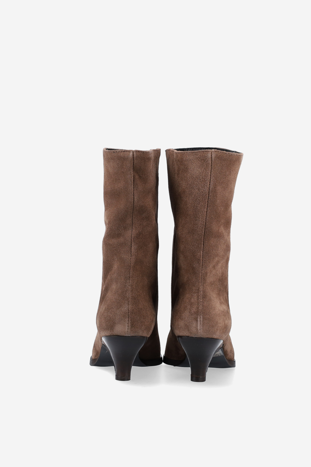 Pointed-toe suede boots