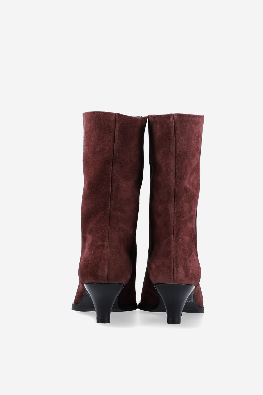 Pointed-toe suede boots