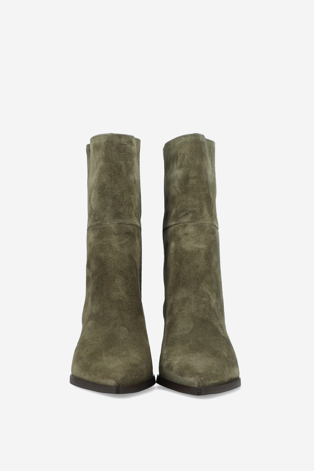 Pointed-toe suede boots