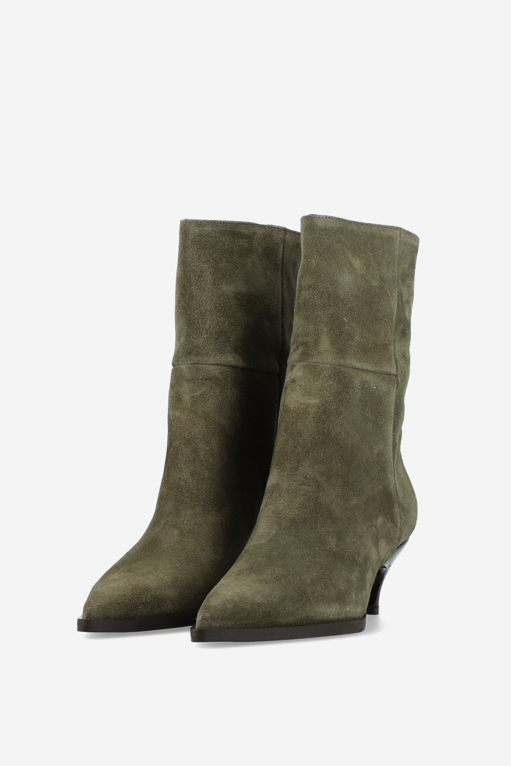 Pointed-toe suede boots