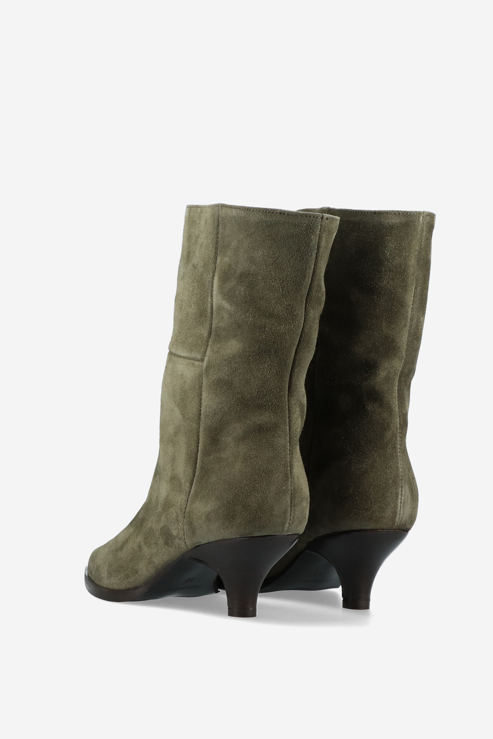 Pointed-toe suede boots