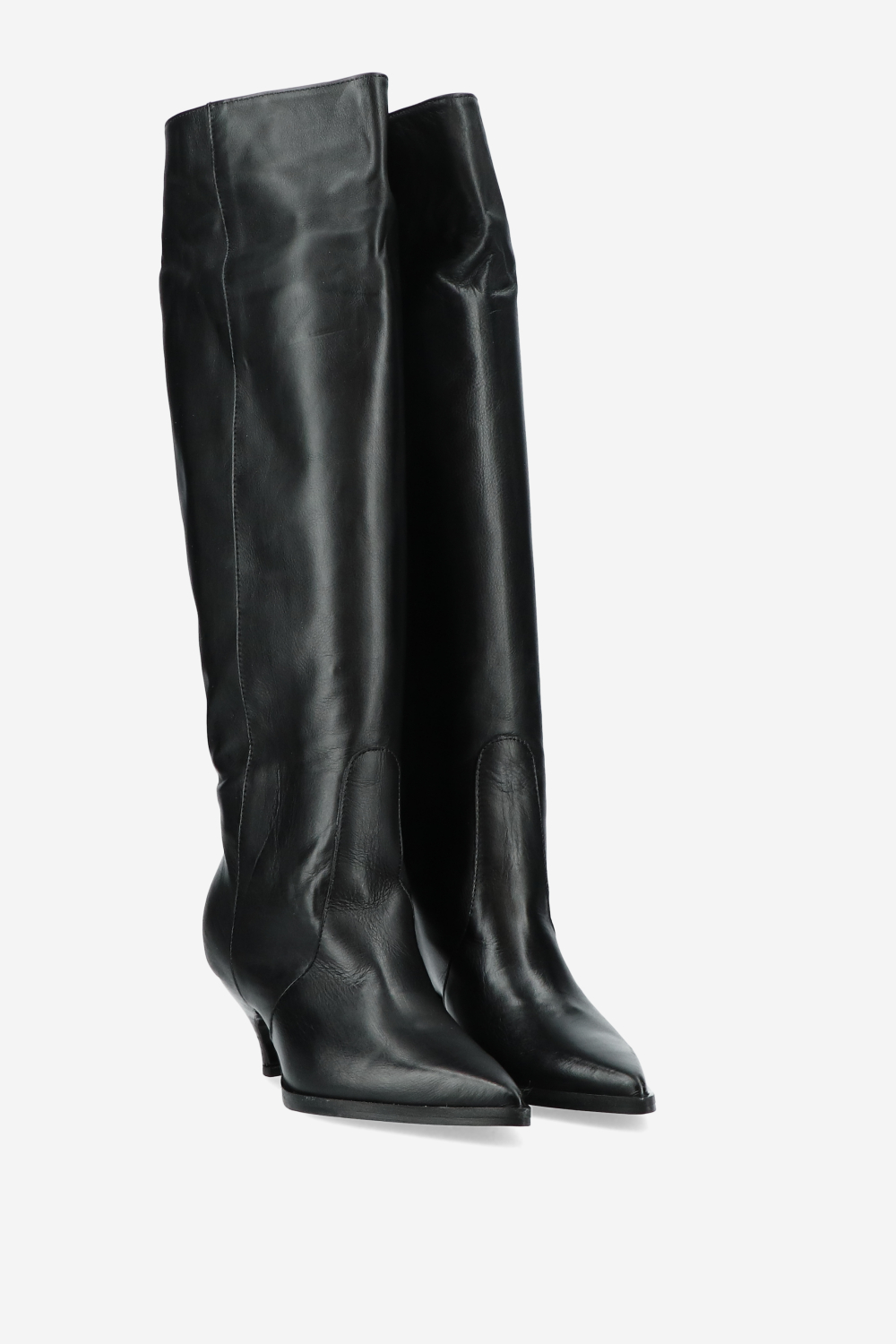 Pointed-toe knee-high leather boots