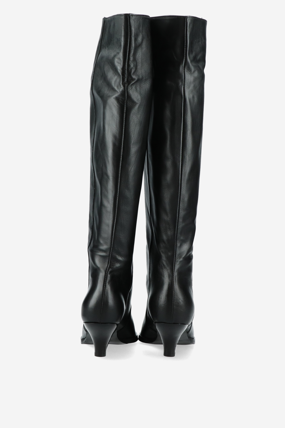 Pointed-toe knee-high leather boots