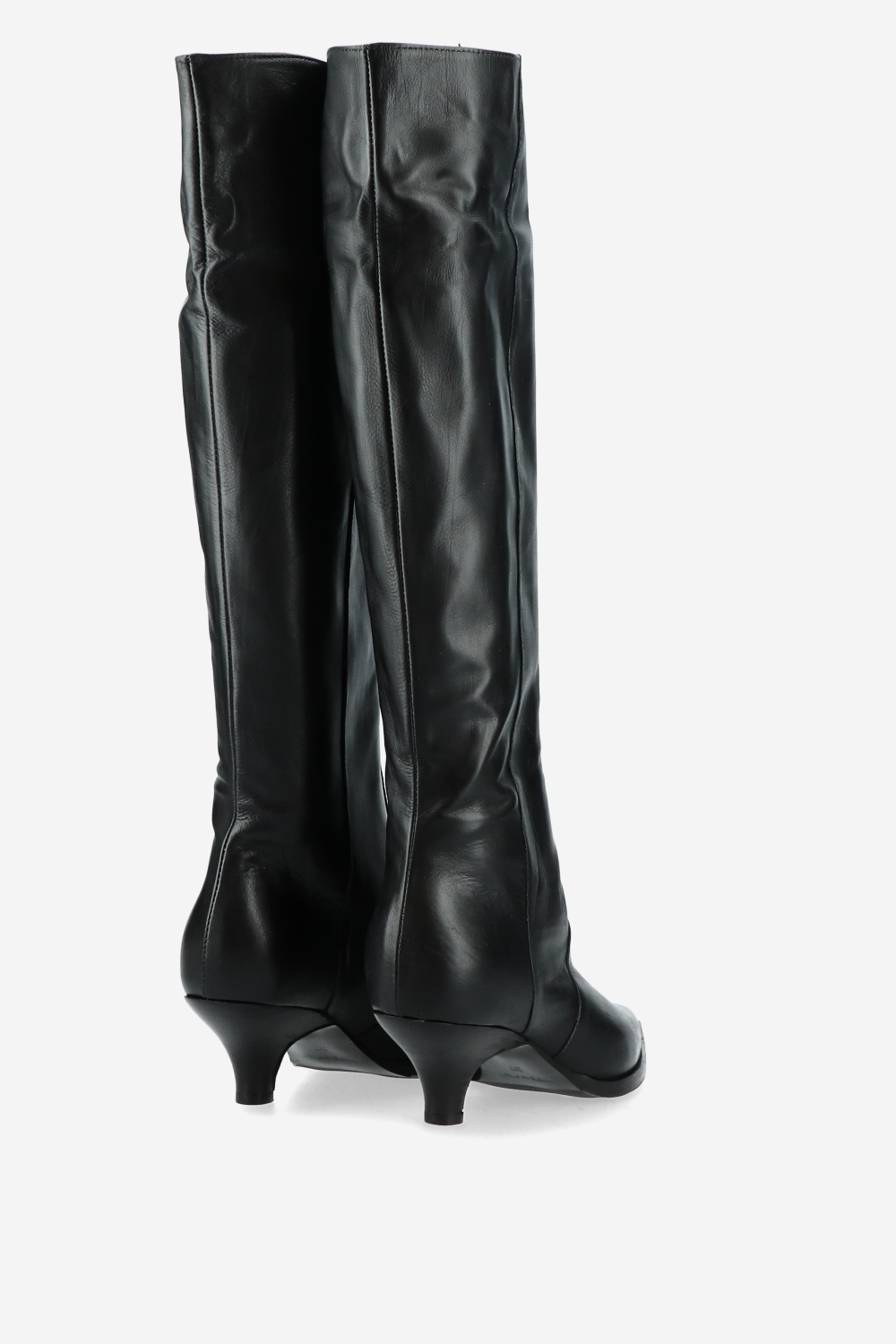 Pointed-toe knee-high leather boots