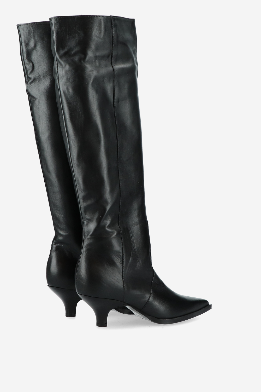 Pointed-toe knee-high leather boots