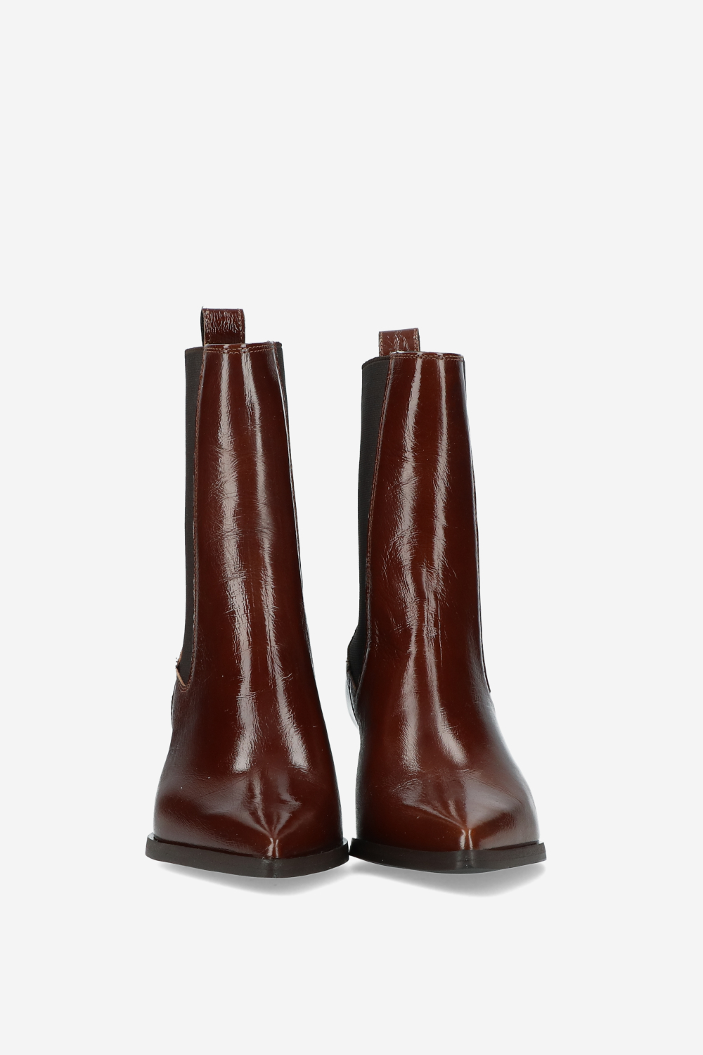 Pointed-toe patent leather boots