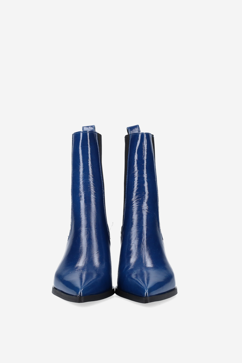 Pointed-toe patent leather boots