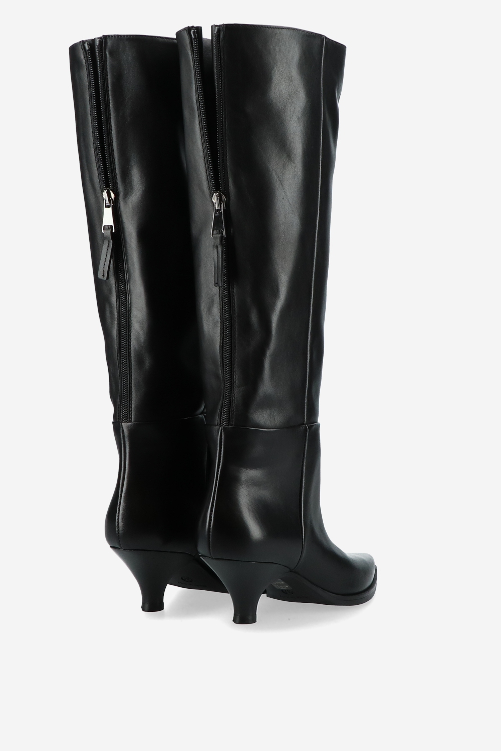 Pointed toe leather boots