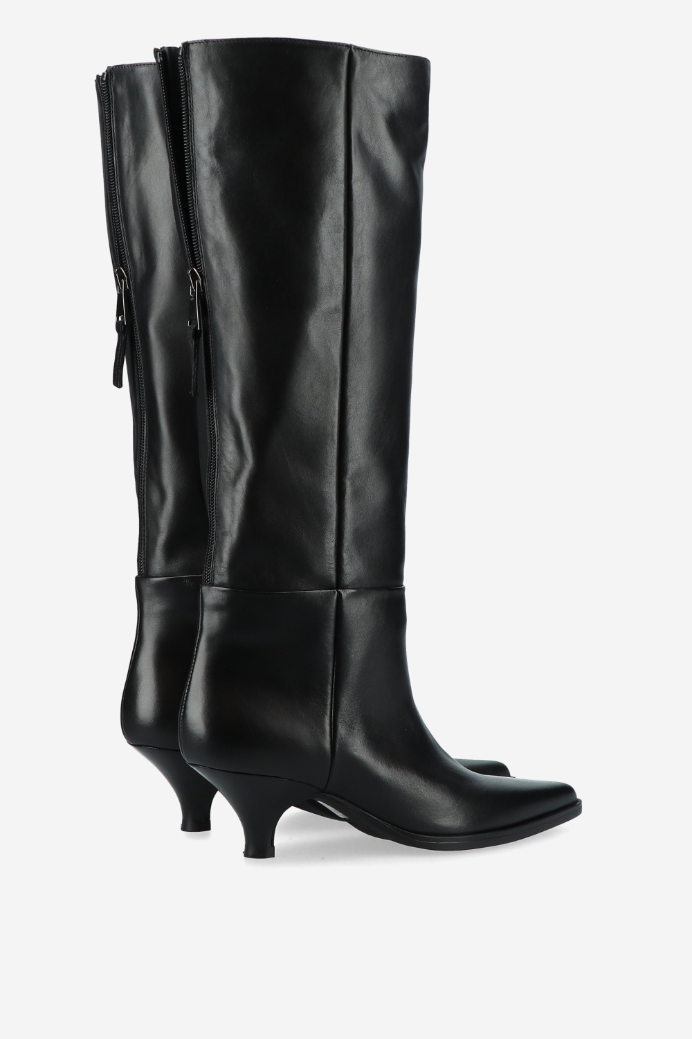 Pointed toe leather boots