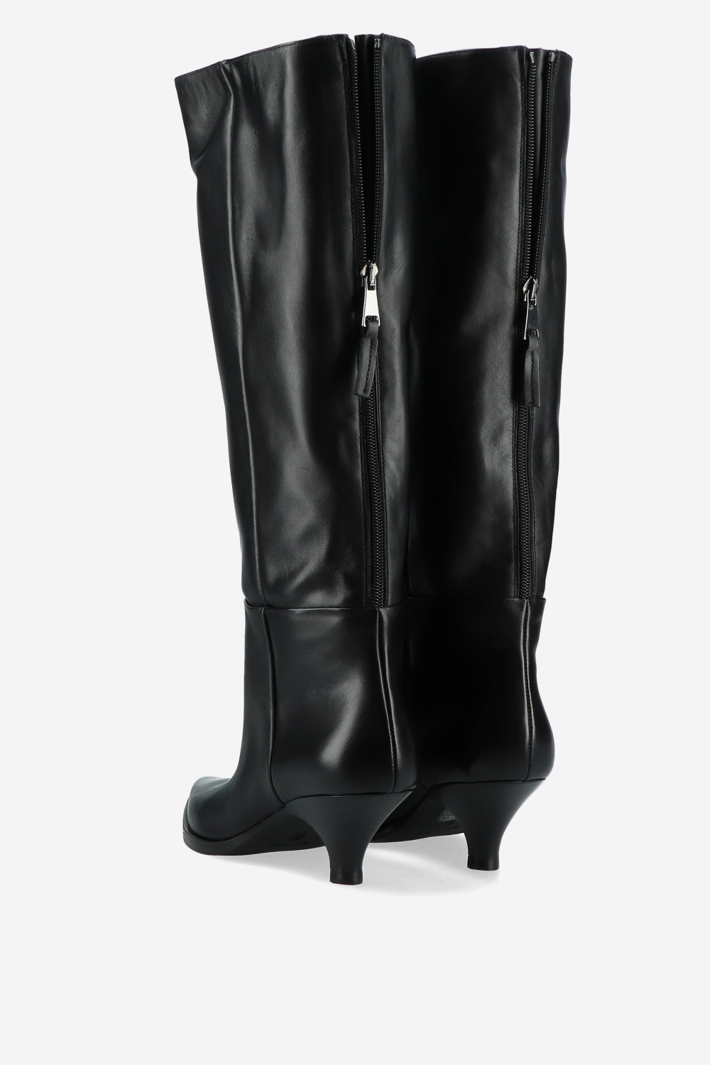 Pointed toe leather boots