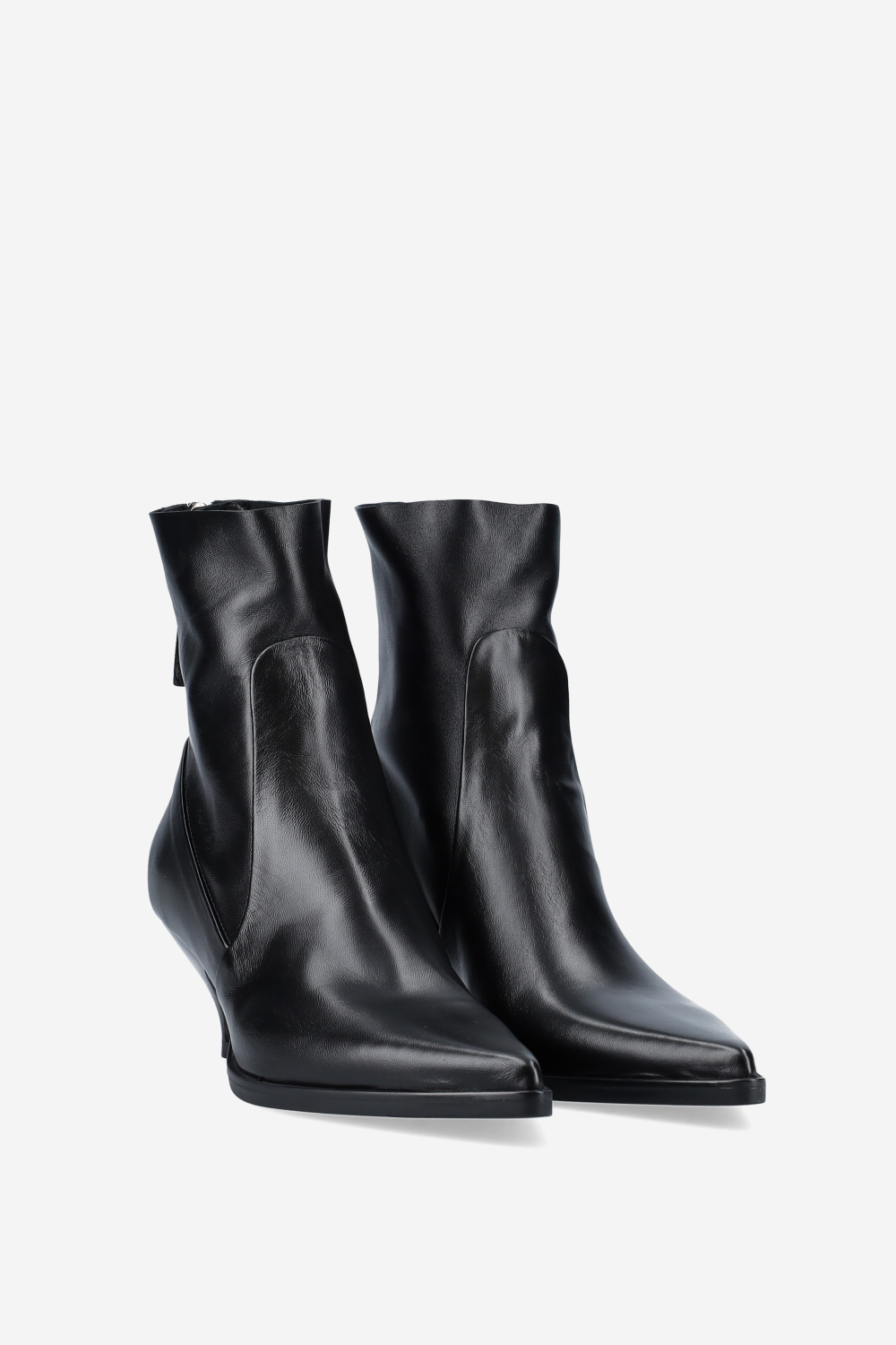 Pointed toe leather boots