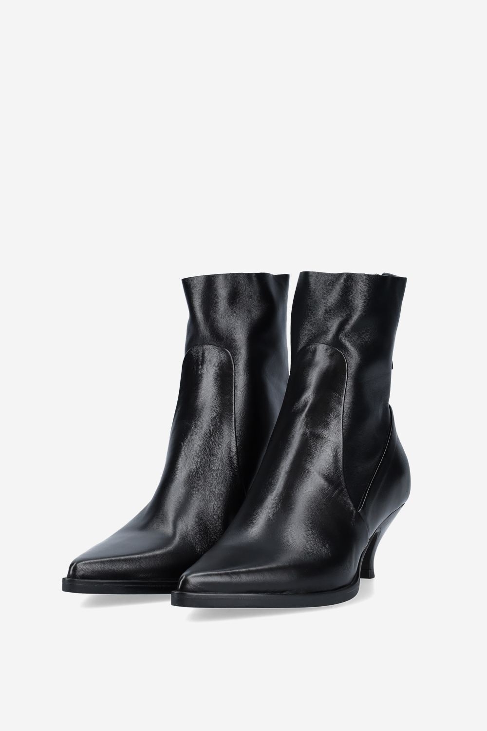 Pointed toe leather boots