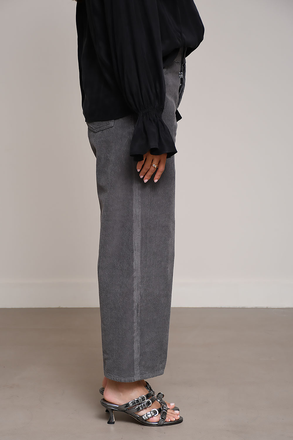 Haikure - Betty velvet straight leg pants