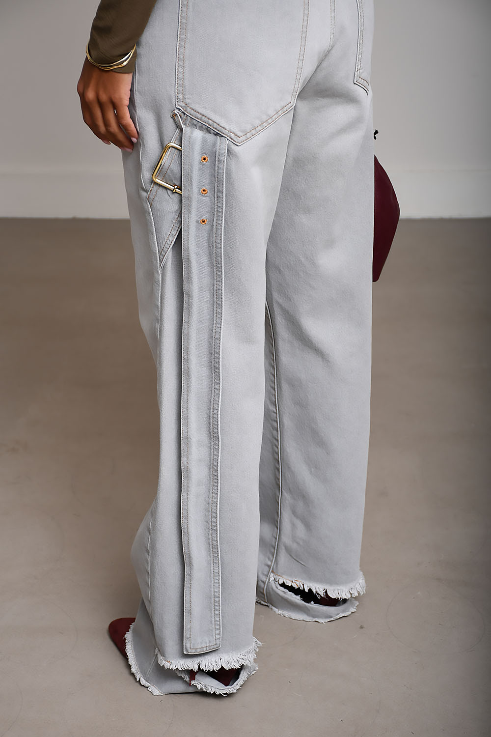 Lisa belt adorned loose fit pants