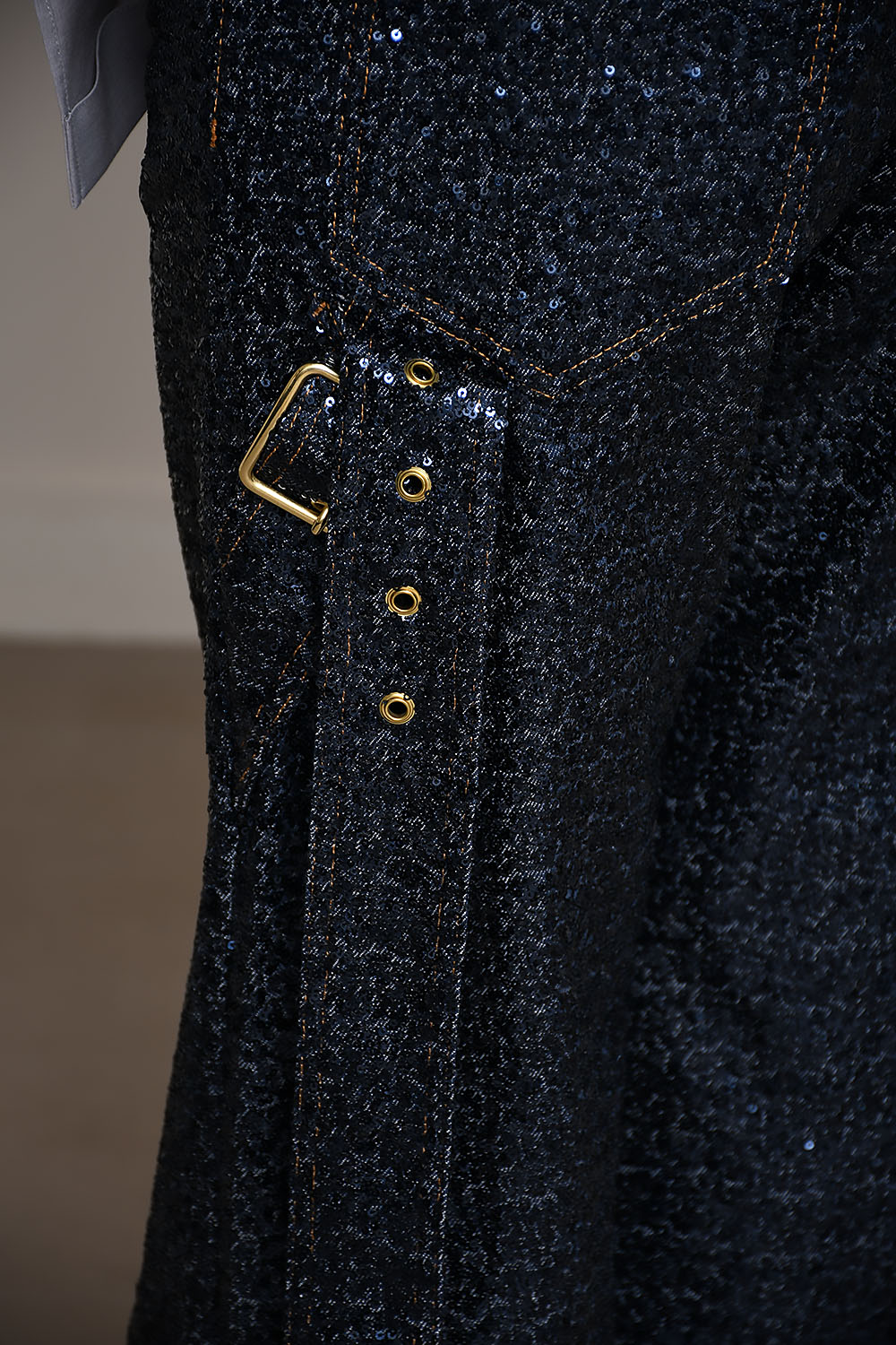 Lisa belt adorned loose fit pailettes pants