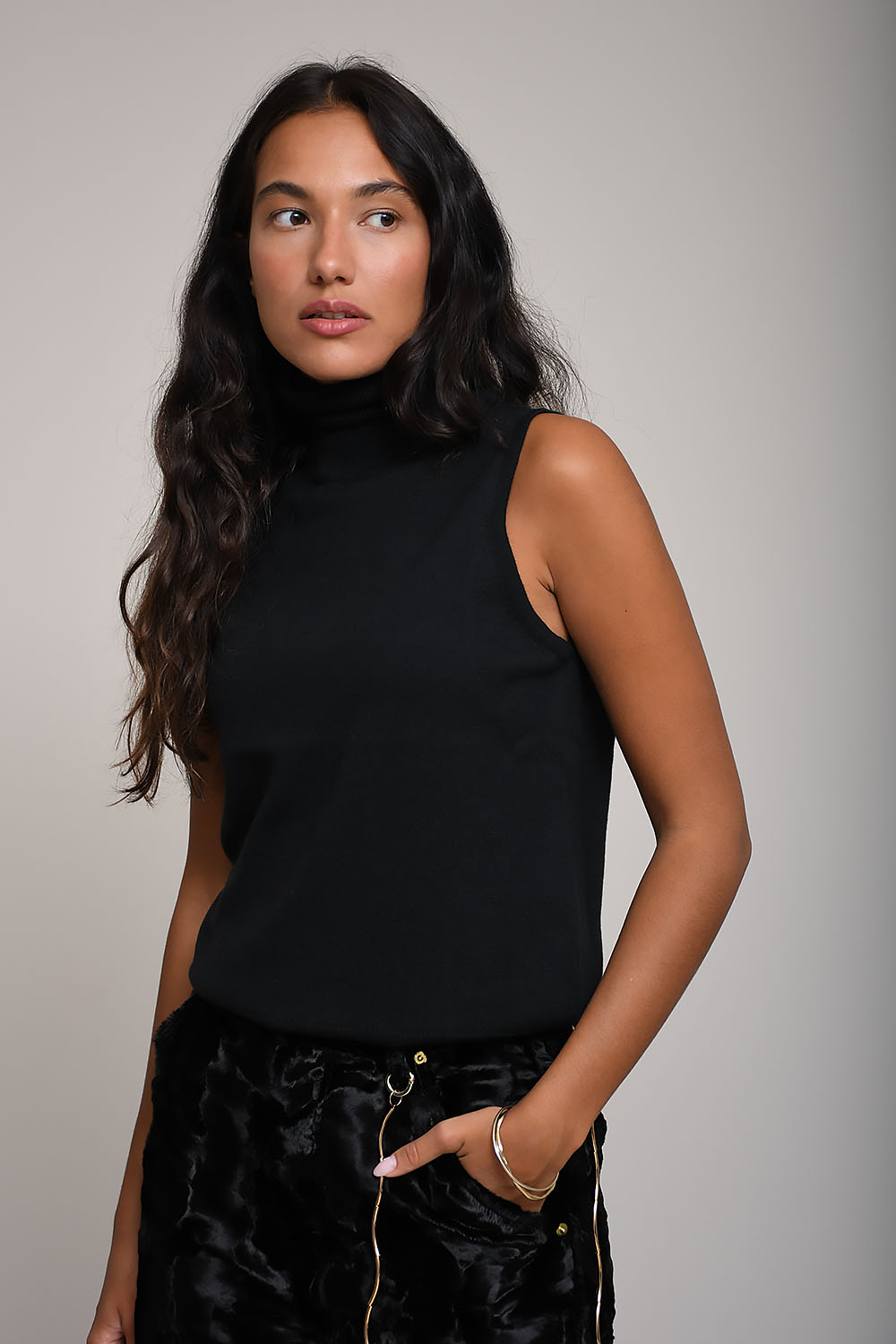 Cordera - Merino wool turtleneck vest