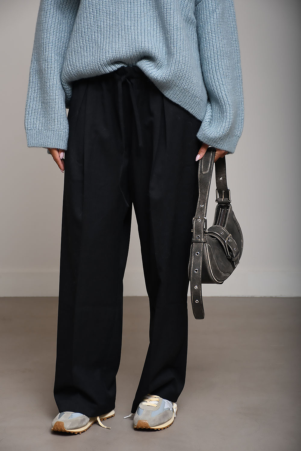 Cordera - Pleated relaxed pants