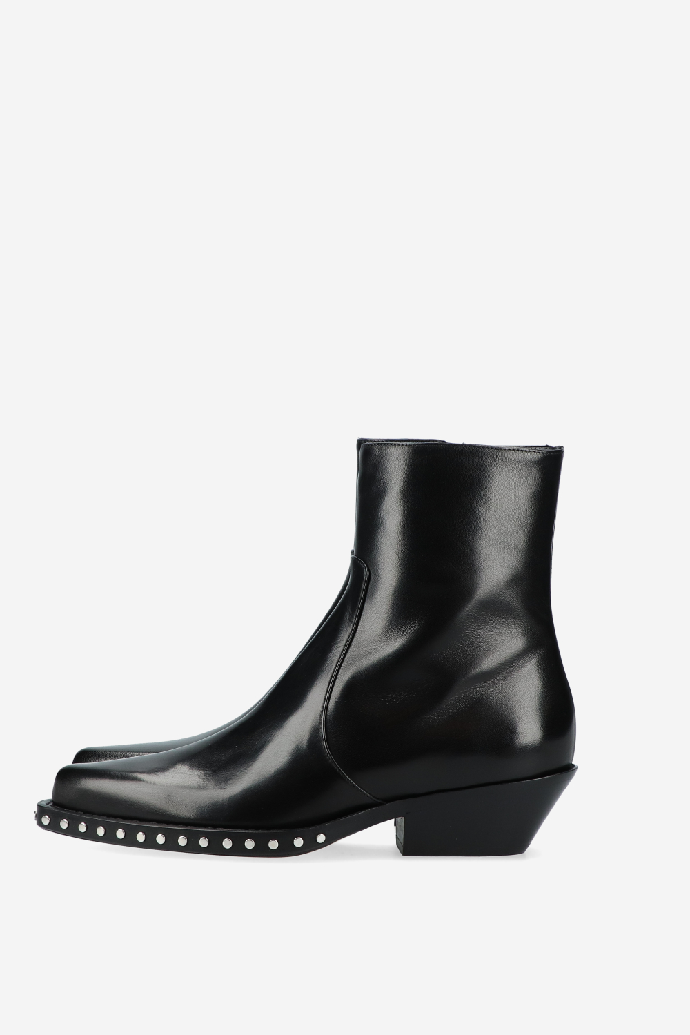 Incomplete leather boots