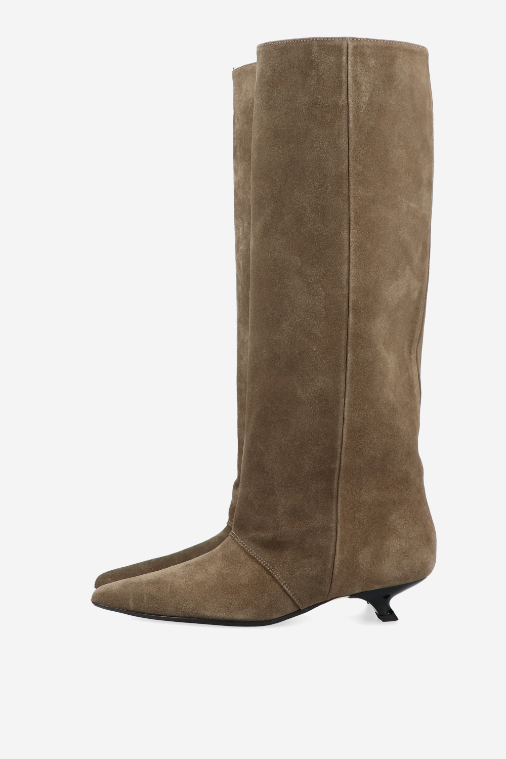 Beggin’ suede boots