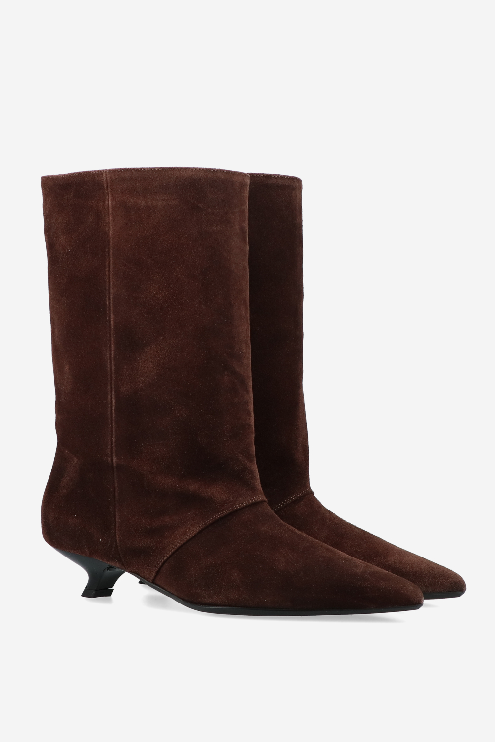 Unforgettable suede boots