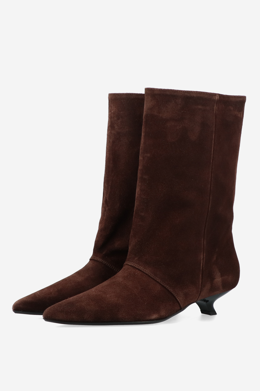 Unforgettable suede boots