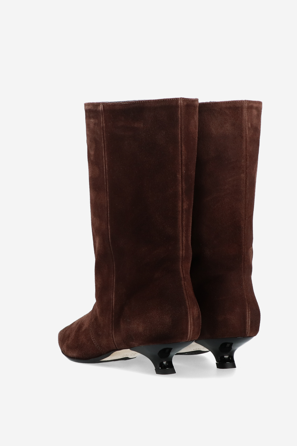 Unforgettable suede boots