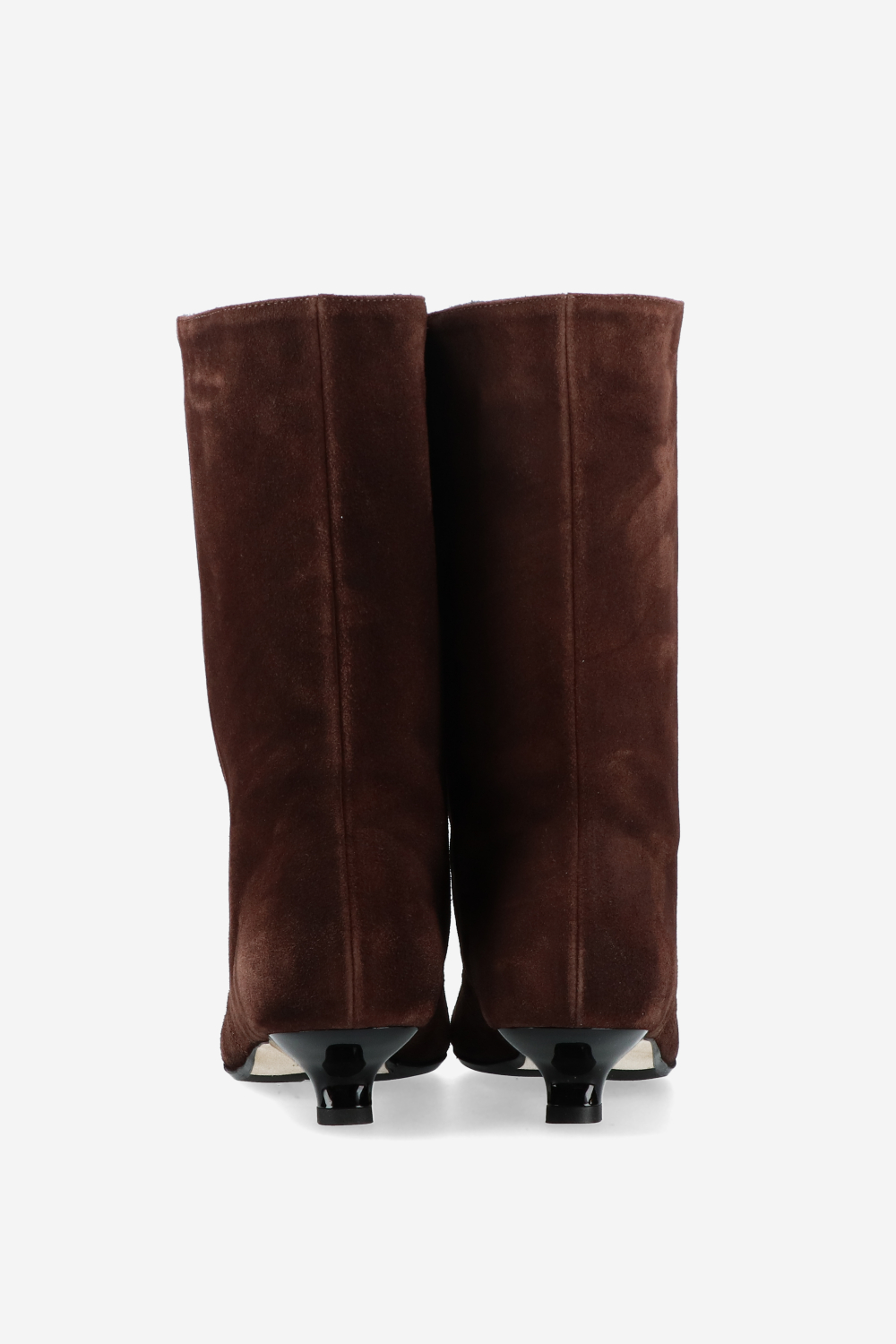 Unforgettable suede boots