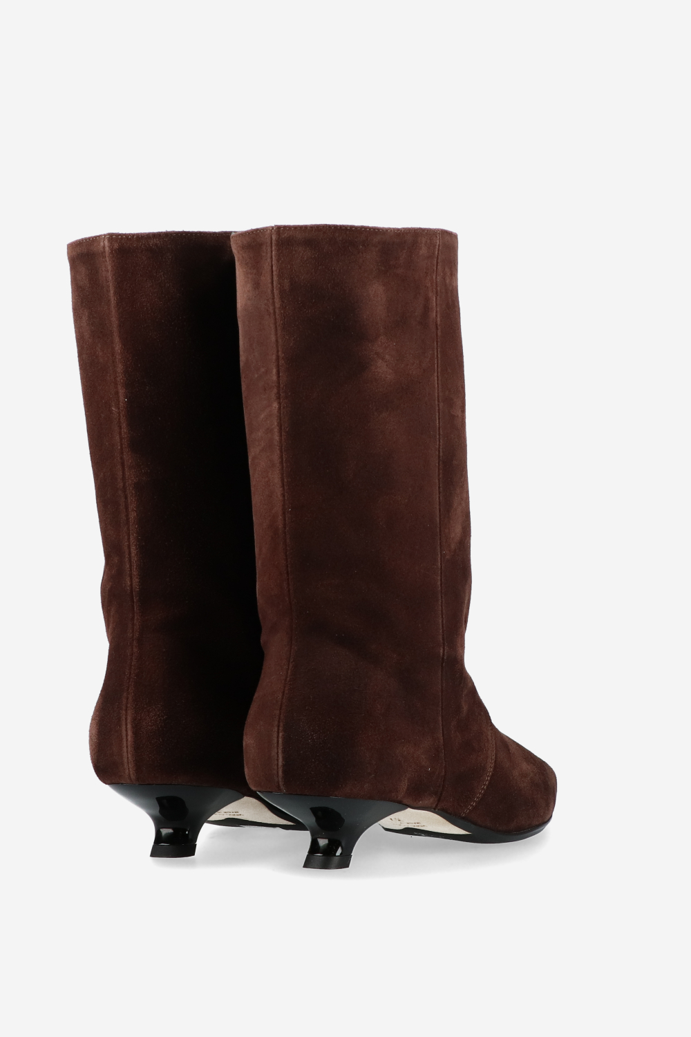 Unforgettable suede boots