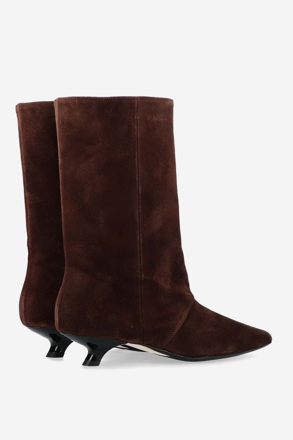 Unforgettable suede boots