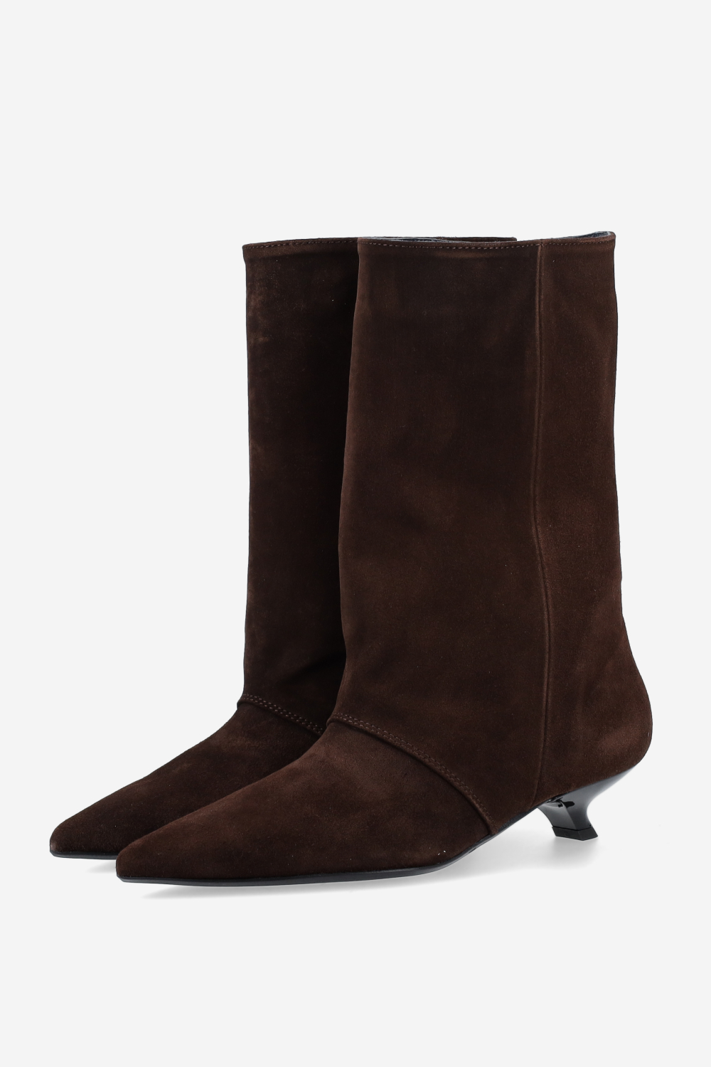 Unforgettable suede boots